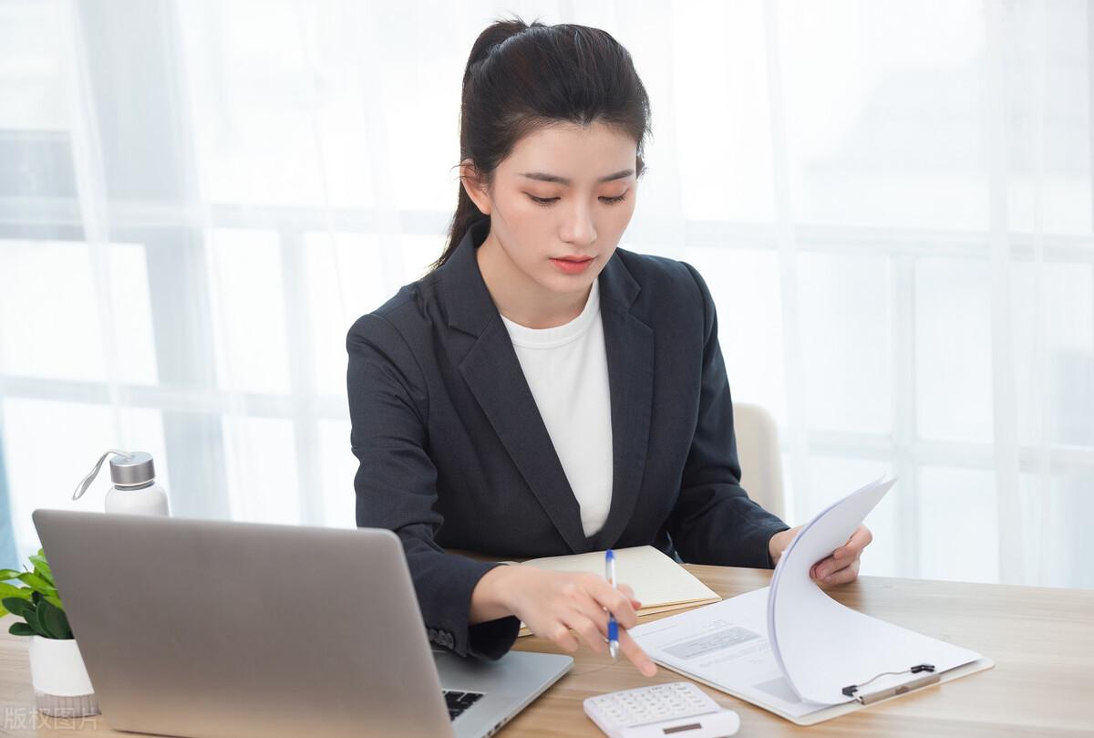 PDF怎么转Word，两个技巧三个步骤，10秒搞定上百份文件