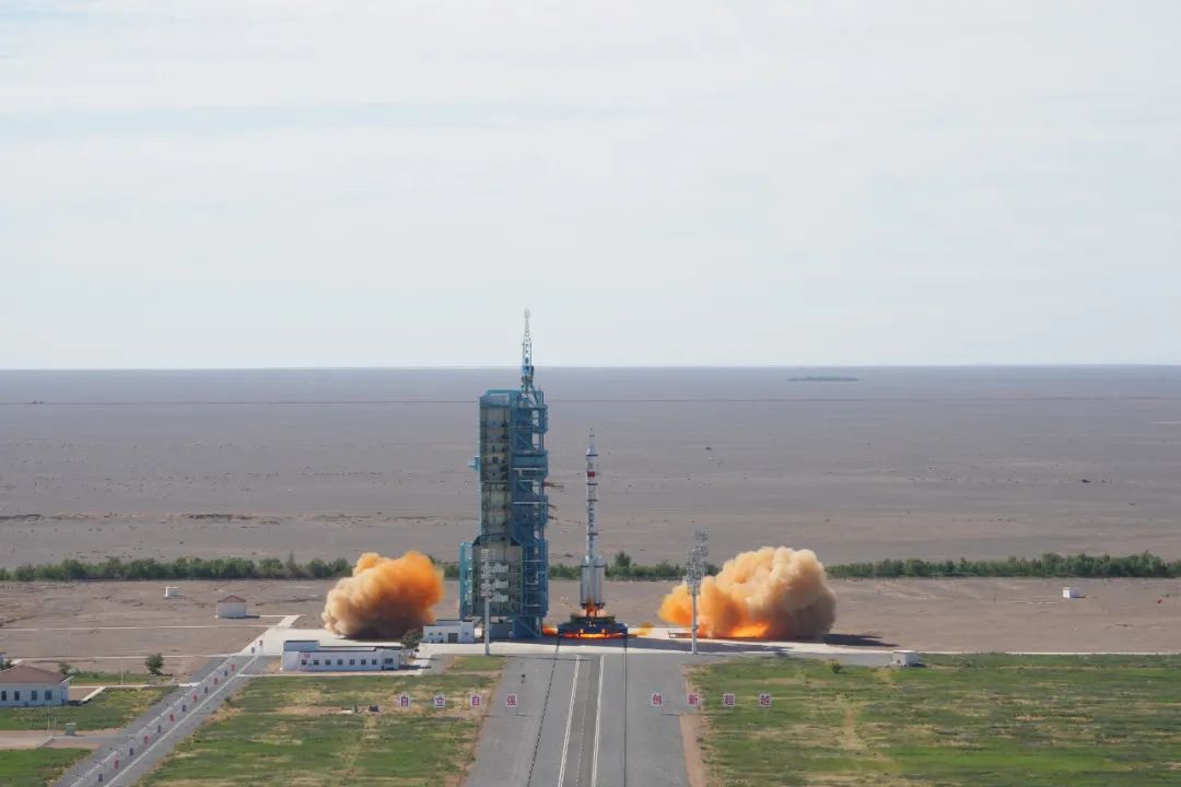 神舟十二号载人飞船发射圆满成功！高清大图来了