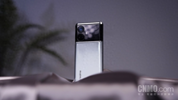 真我GT5评测：性能体验全面进化 只此“无双”