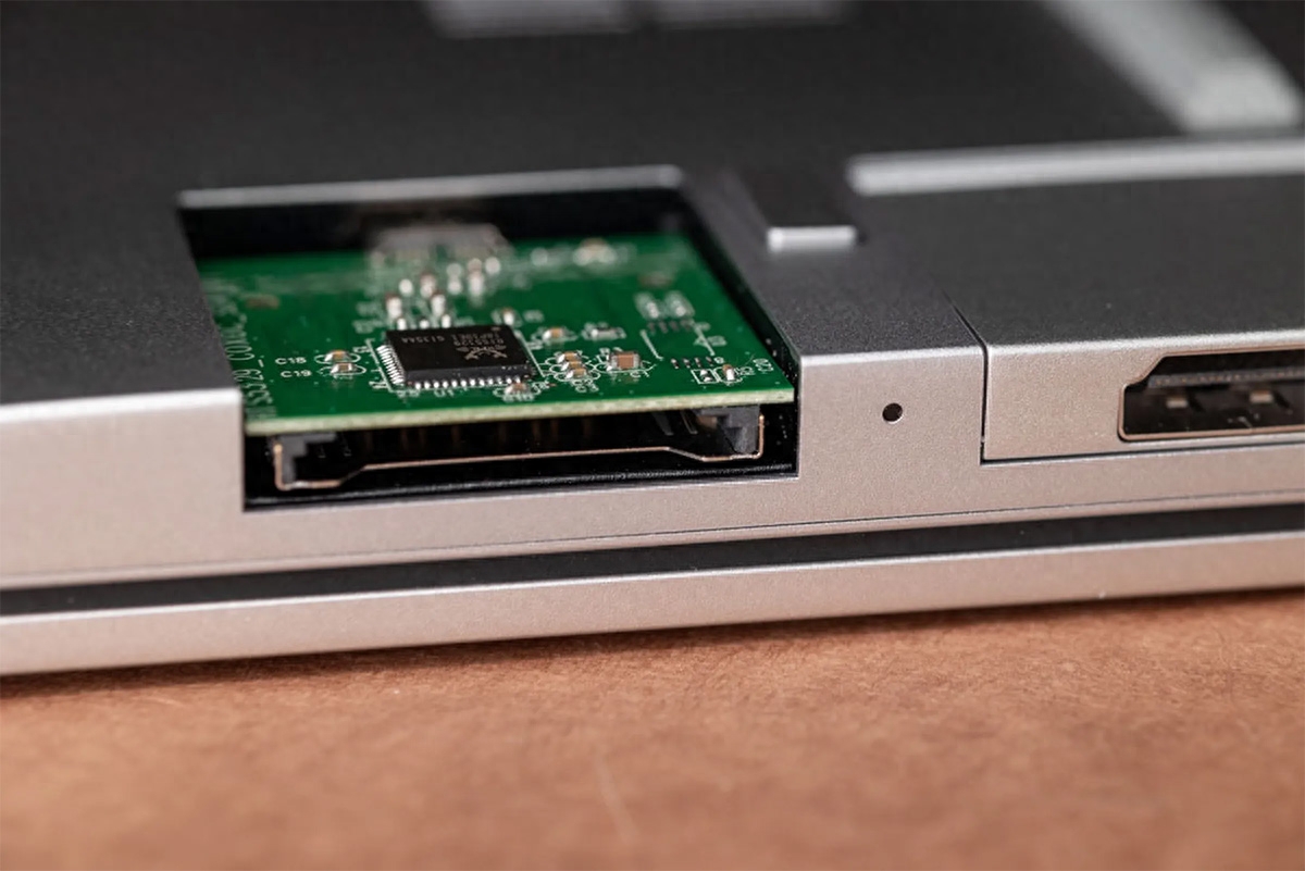 摄影师大喜,Framework笔记本将要推出全尺寸SD读卡器模块