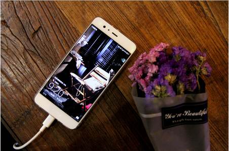 低压快充SuperCharge让华为P10 Plus续航持久