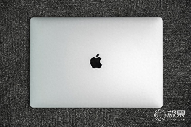 全新MacBook Pro国行首发评测:一秒就中毒,但不建议你买