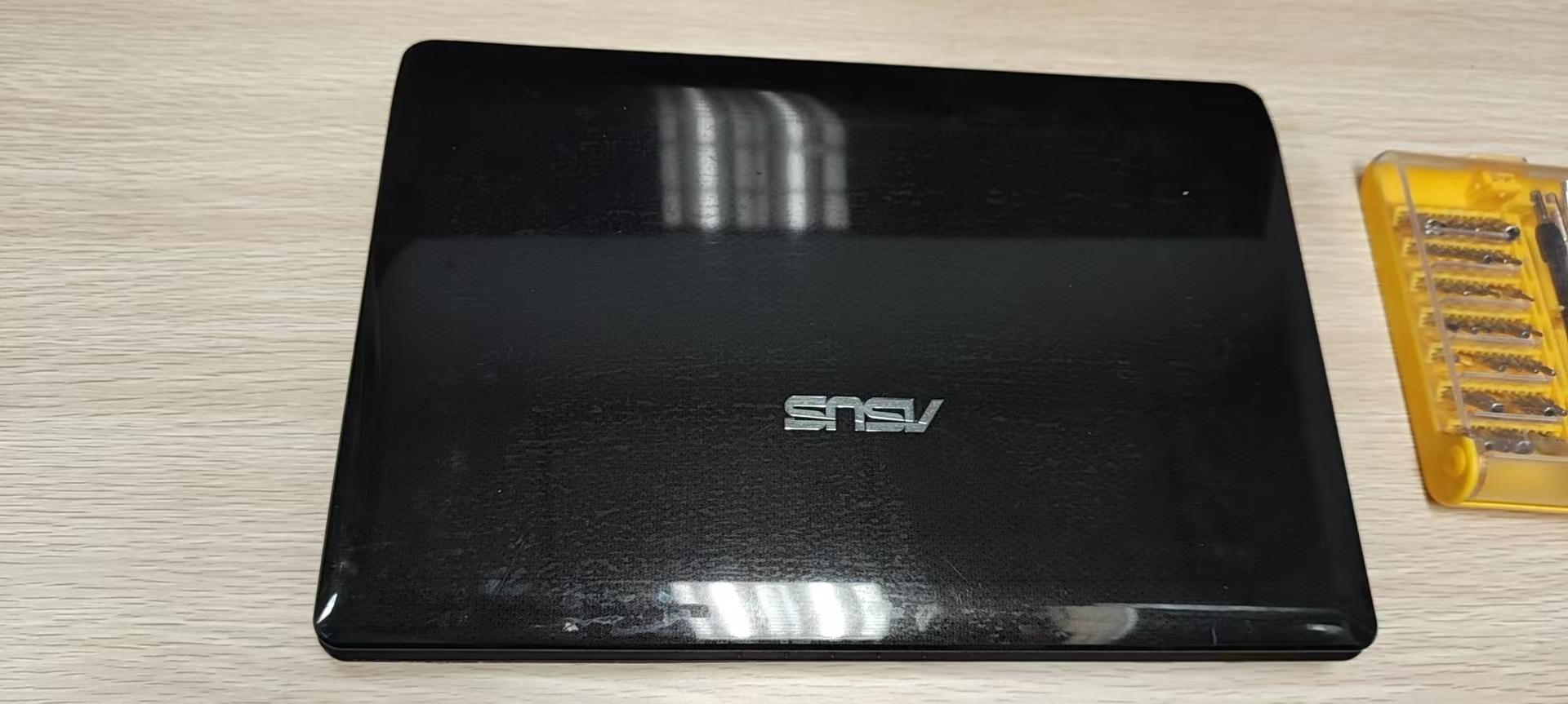 华硕笔记本ASUS K42J拆机清理过程