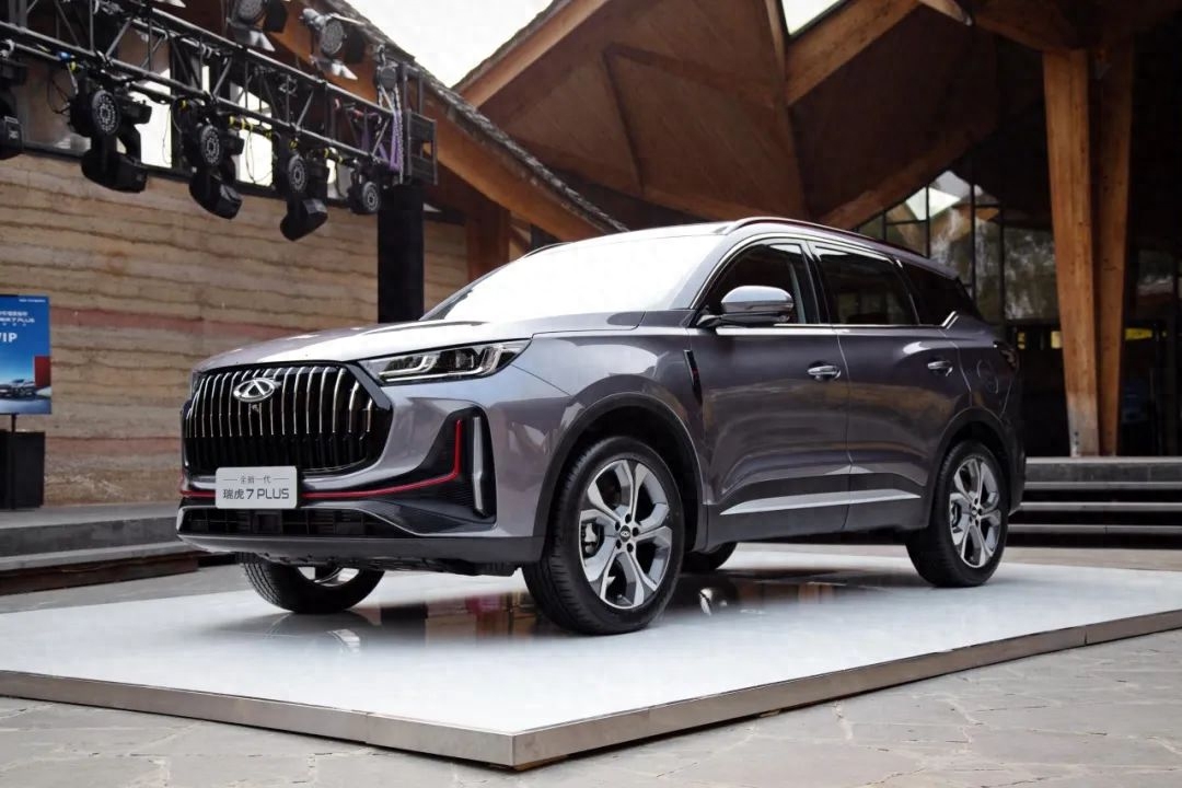 瑞虎7 PLUS：12万买顶配，1.6T近200匹，头号竞品是“自己人”？