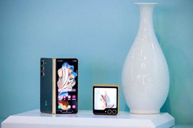 金风瓷韵奢华尽显 心系天下三星W24 | W24 Flip演绎匠心传承