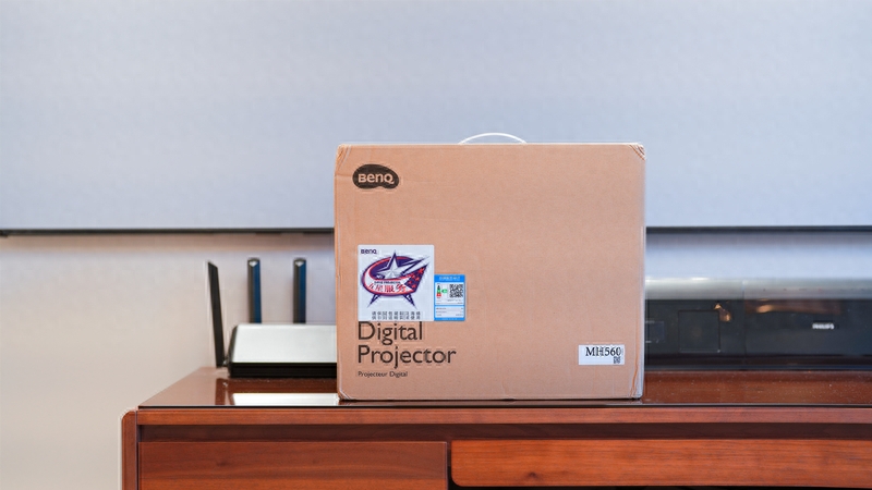 明基 MH560 高亮投影仪体验：它帮我实现居家网课视觉的最大化