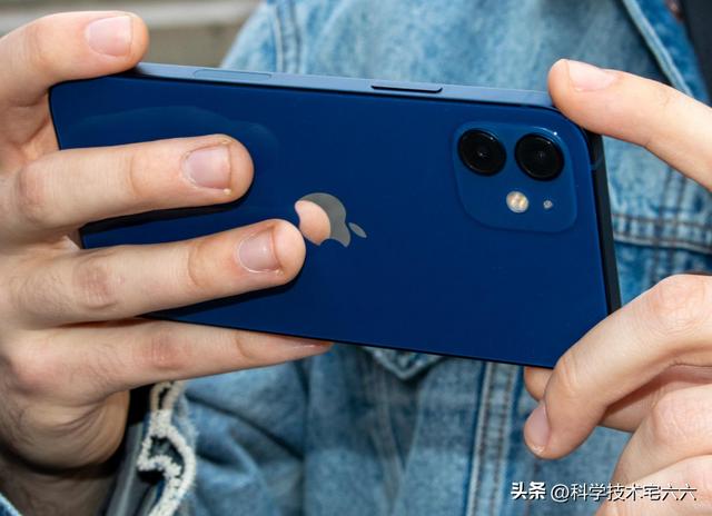 iphone 12多少钱（13跟12建议买哪个）
