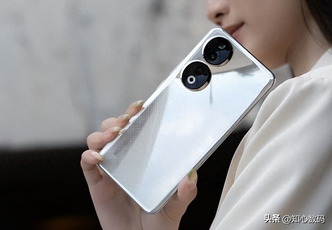 荣耀到底怎么了?荣耀90发布四个月售价跳水,良心了