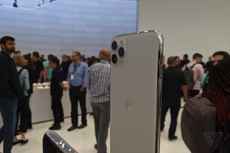 iPhone 11 Pro Max 上手玩，更强的性能以及拍照