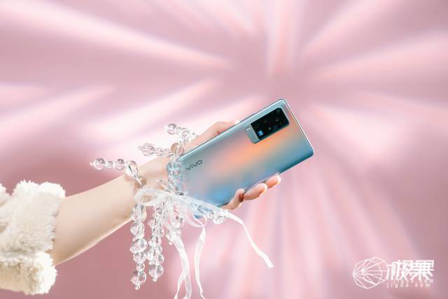 vivo X60 Pro评测：蔡司镜头+微云台，手抖党有救了
