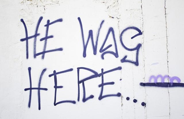 在英语中，&quot;notice&quot;和&quot;instruct&quot;