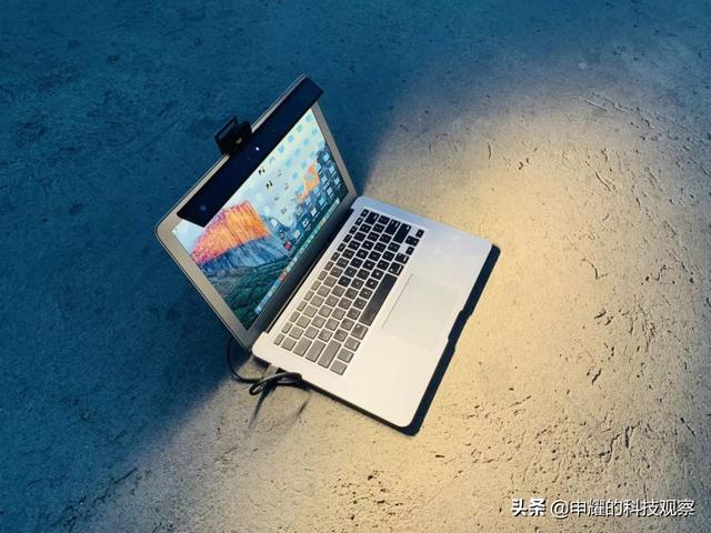 电脑怎么测亮斑（电脑换屏幕要多久）
