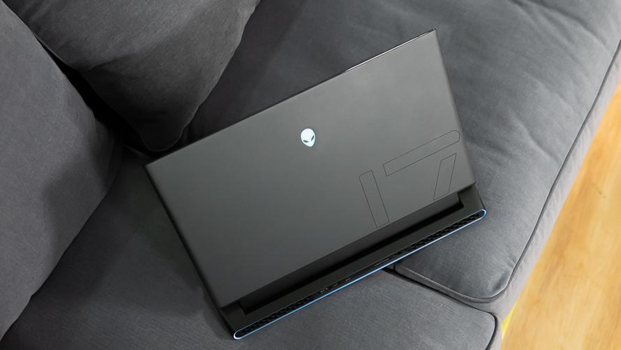 外星人ALIENWARE M17 R2评测：它变强了 也变薄了