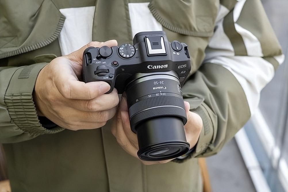 佳能EOS R8评测：10499元全能表现的入门级全画幅相机