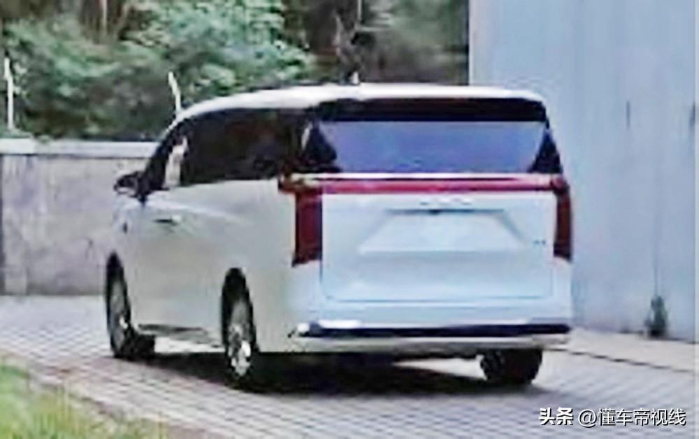 新车 | 长城MPV要来了？疑似魏牌M83曝光，车长超5米3，竞争传祺M8