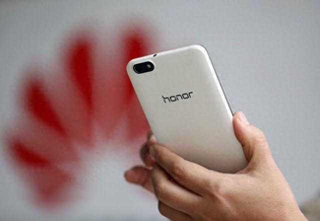 华为手机和荣耀手机到底哪个更好?我来告诉你都不愿说的真相