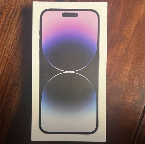 网友实体店8400买iPhone14Pro Max，评论：被宰了，某东才8100！