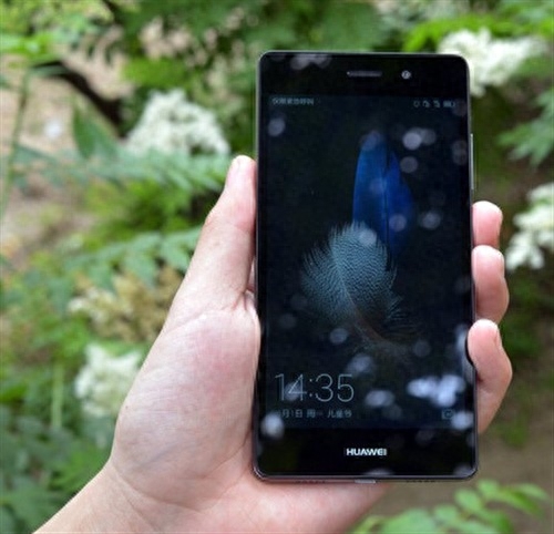 青春时尚体验 P8青春版领衔手机暑假档