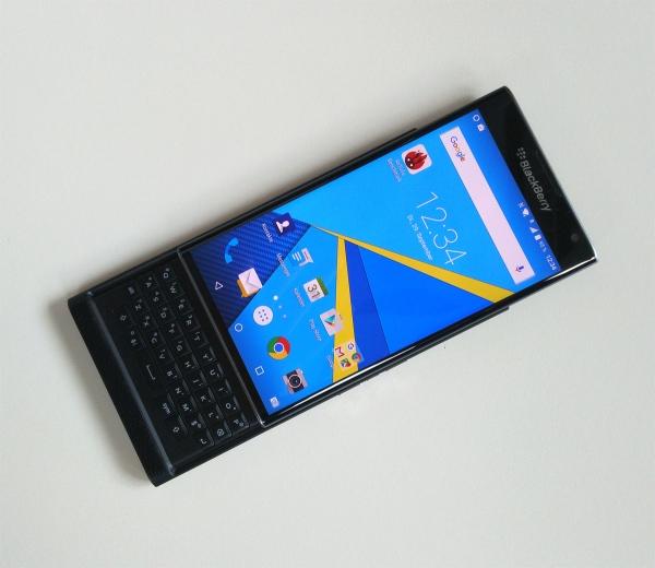 滑盖全键盘的 Android：黑莓 Priv 上手