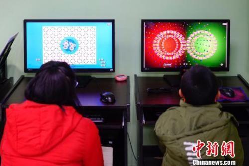 手机OLED屏调查:真伤眼睛吗?能否避免靠运气?