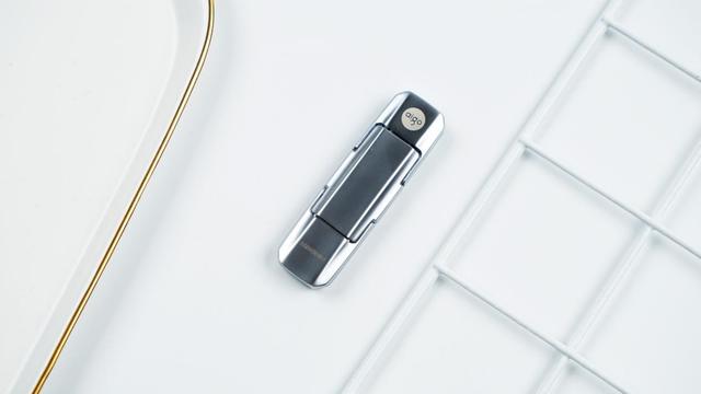 手机u盘在手机上怎么使用(手机转接u盘怎么用)