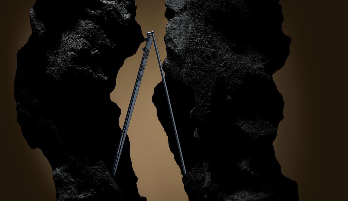 华硕最薄Zenbook S 13 OLED笔记本发布:1kg重,1cm厚