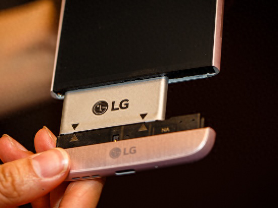 LG最牛旗舰手机G5发布：神奇的“可拆卸下巴”