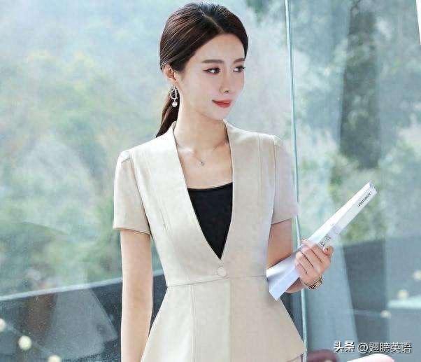 clothes与clothing的区别