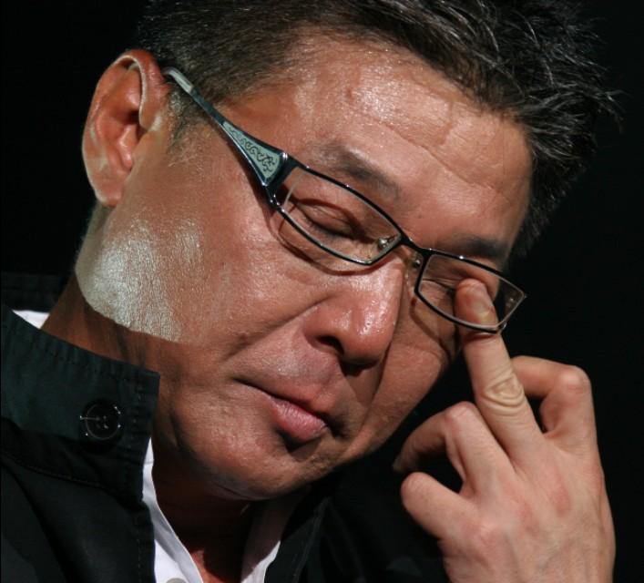 820万像素佳能20D相机弱光拍摄的姜育恒,清晰吗?