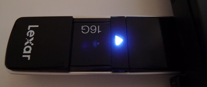 梅须逊雪三分白,雪却输梅一段香——雷克沙P10 U盘开箱,附加与CZ80评测对比