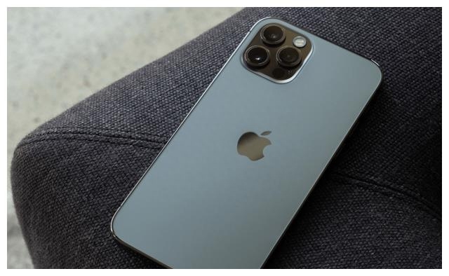 公认“零差评”的3款手机，2022年最值得入，三五年不卡顿