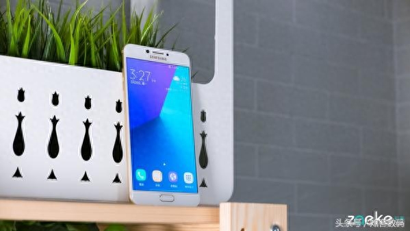 三星Galaxy C7 Pro评测：让我在你的地盘上撒点野