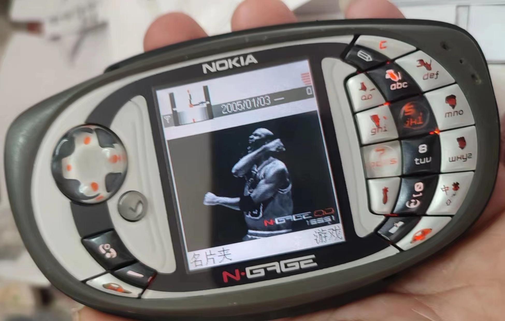 曾经最靓的Nokia游戏手机,外观像GBA,还能玩拳皇