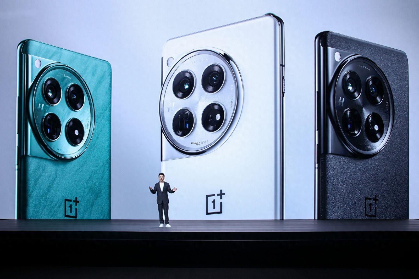 最前线丨一加12系列发布：4299元起售，硬件参数拉满