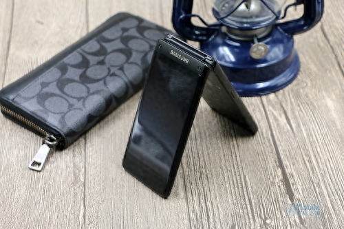 令人着迷的啪嗒翻盖声 领世旗舰8体验