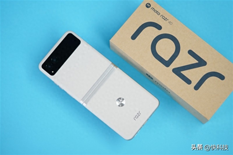 第四代纵向折叠屏moto razr 40评测:超实用超好玩 3999元起真值了!