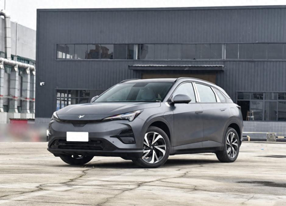 最便宜的带有华为系统的SUV，极狐阿尔法T5起步价不到16万