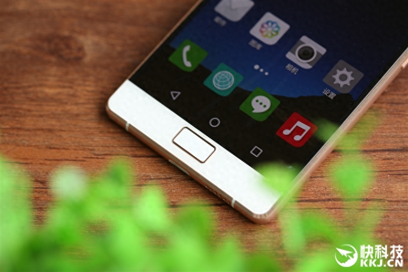 手机界的一股清流!飞利浦X818评测