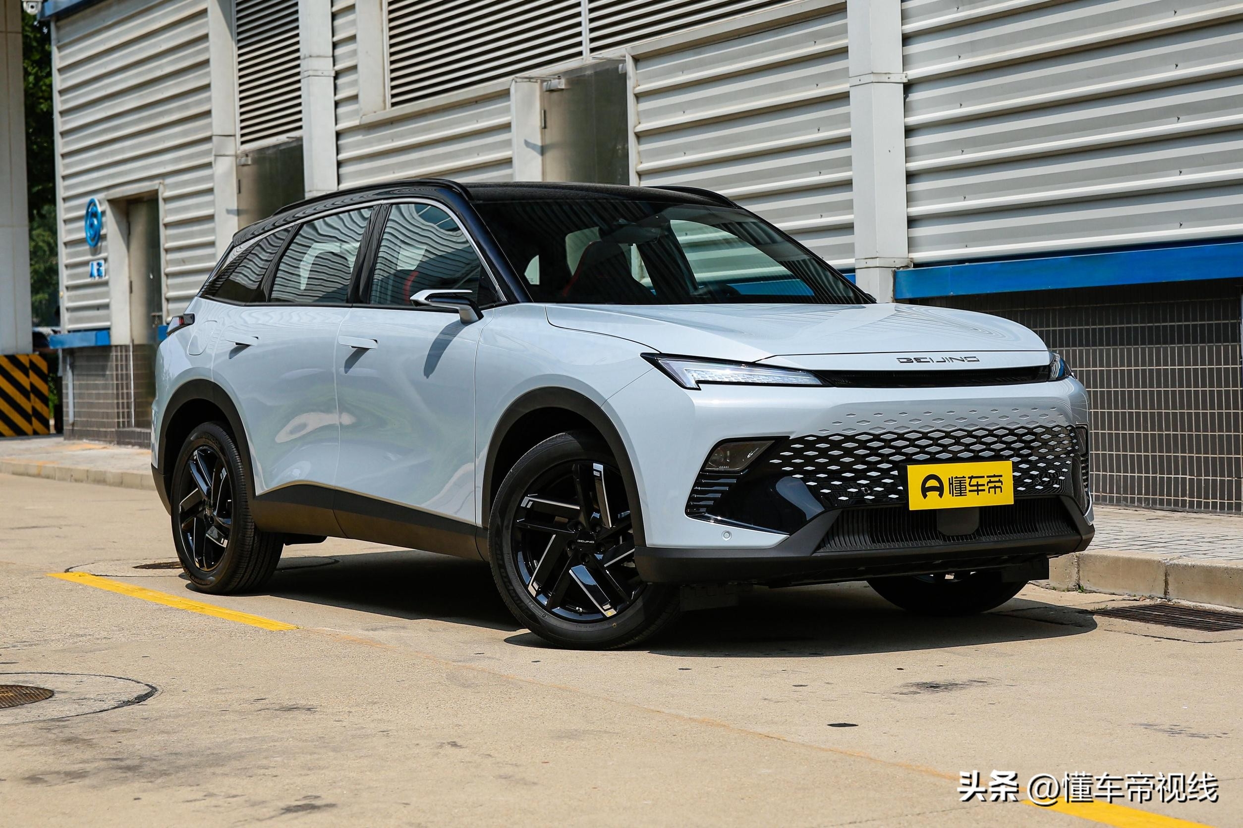 新车 | 售价13.19万元 2023款北京汽车魔方钻石版到店实拍 哈弗H6同级