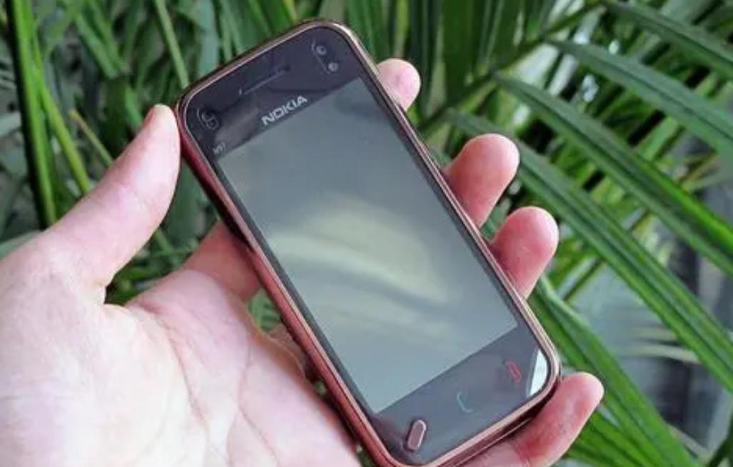 诺基亚复刻经典！新版N97Mini曝光，引发老诺粉热议