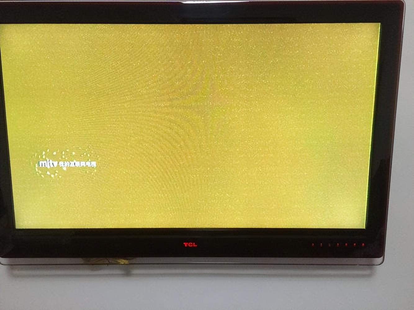 电视机屏幕偏蓝，售后说屏坏了换屏1000元，没想到被我轻松修好