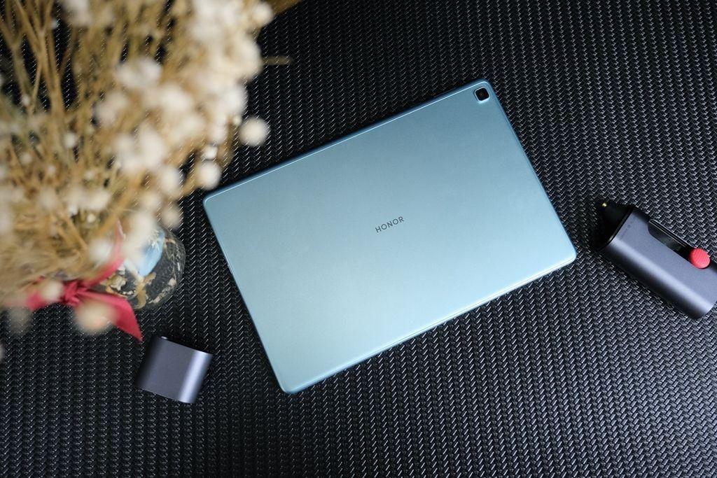 网课仍在继续，选择什么平板又好用还可以保护孩子视力健康？