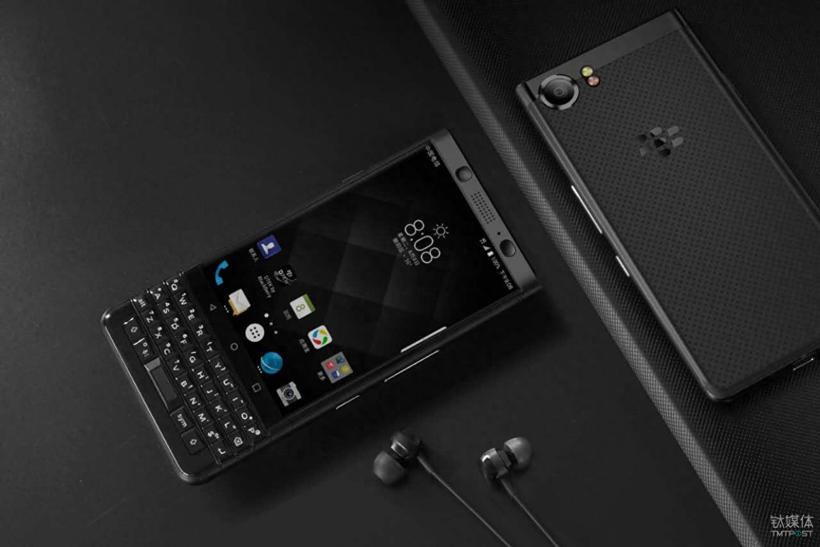 带着售价3999元的全键盘手机,黑莓重返中国