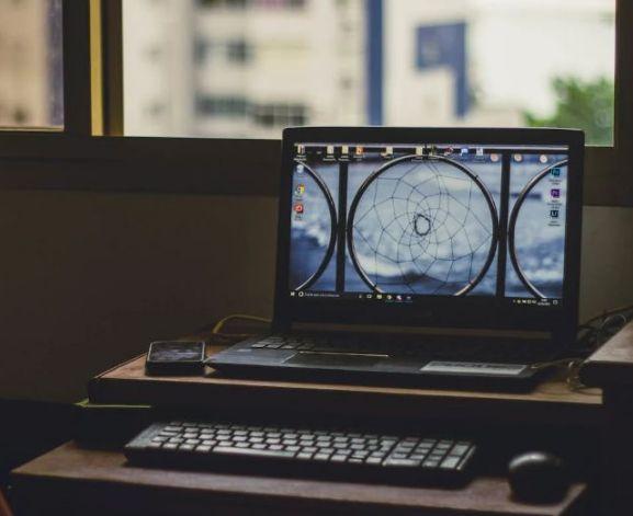 电脑屏幕抖动怎么办