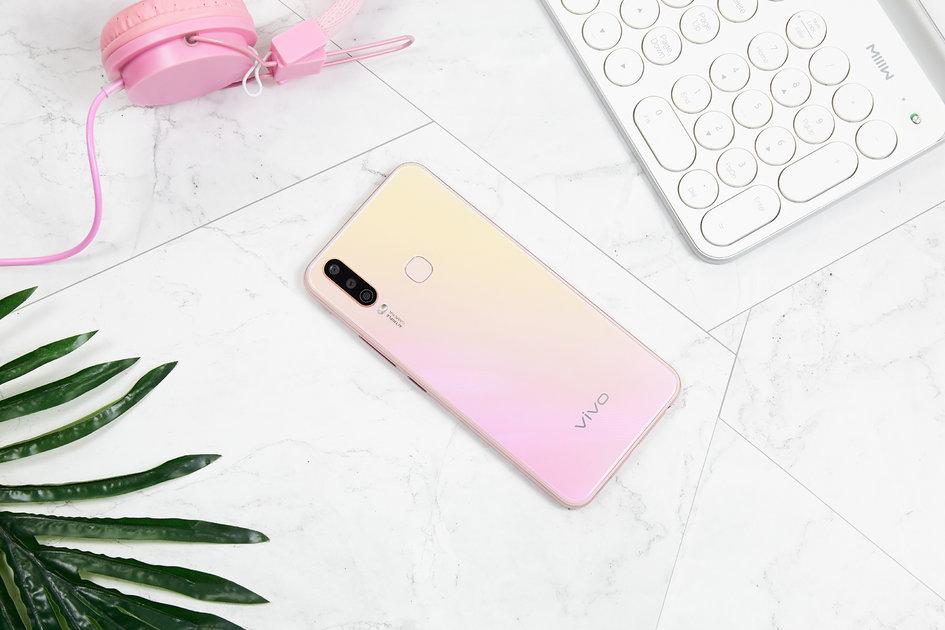 vivo Y3初上手体验：引领潮流新设计，中端机品质担当