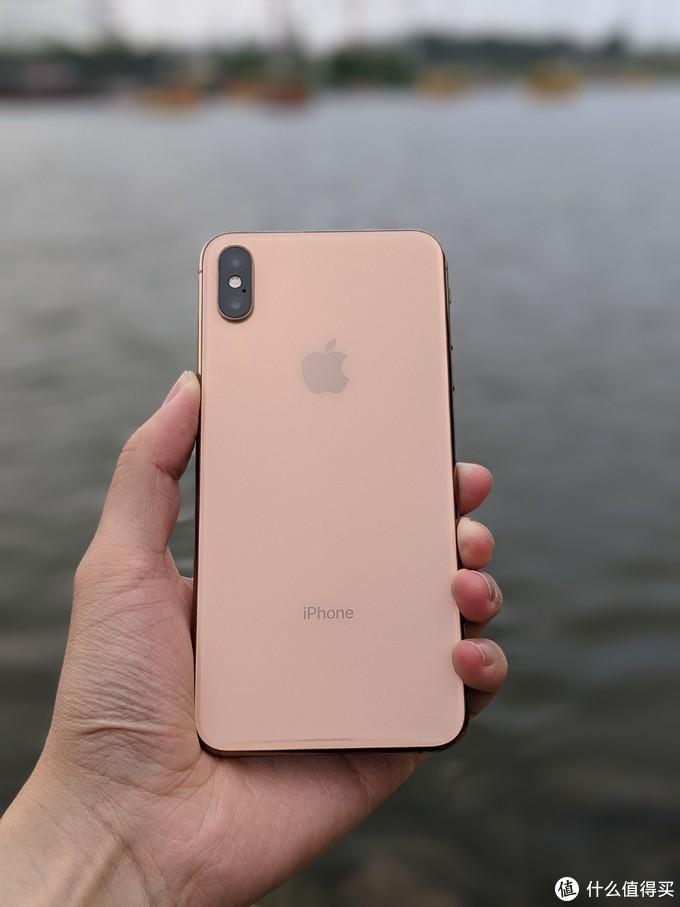 都2021年了，苹果iPhone Xs Max还值不值得买？