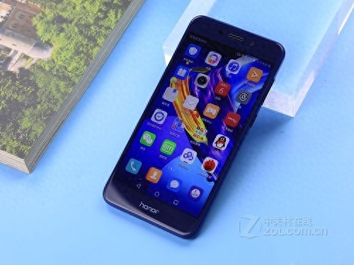 荣耀 V9 play 标配版 4GB+32GB系统流畅 ZOL商城1065元火热销售中