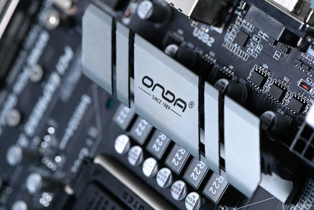 昂达B460SD4主板+i5-10600K评测:卖四百块十代酷睿座驾 用料意外