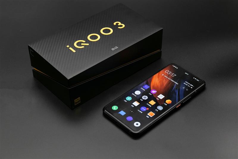 UFS 3.1第一旗舰！iQOO 3评测：价格新低 跑分创史