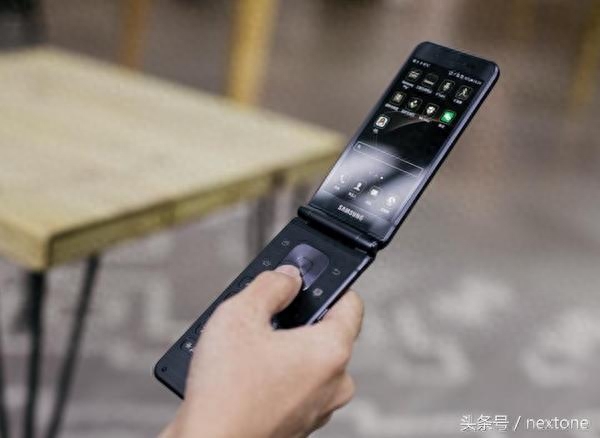 为何精英都爱三星W2017?轻奢品质是关键